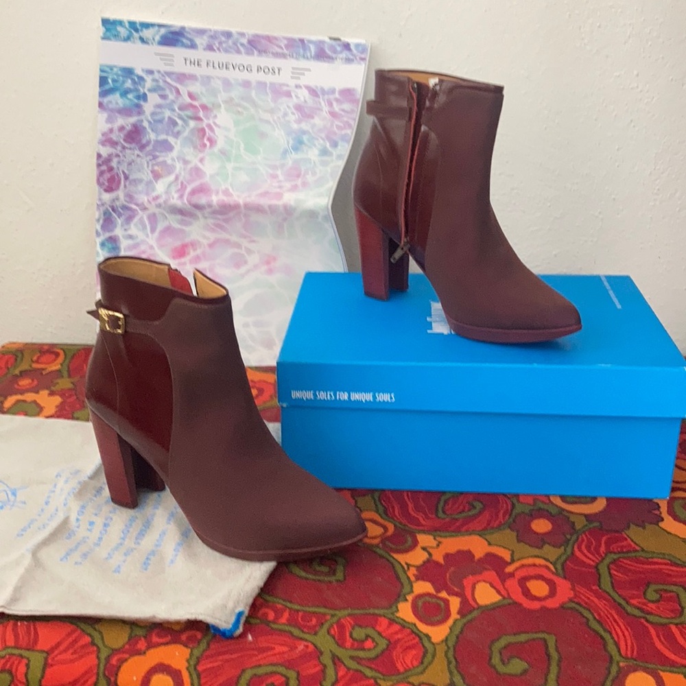 John Fluevog Unite Moon Boot size 10